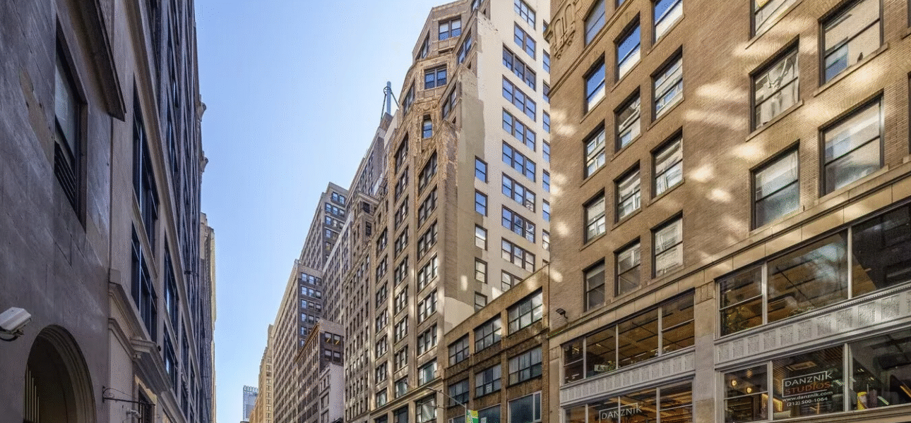 Interior remodeling and renovation services for homes and offices in New York City